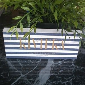 SOLD!!RIVIERA ABH PALETTE